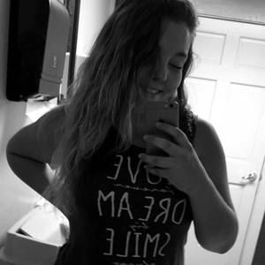 Meet your Posher, Danielle